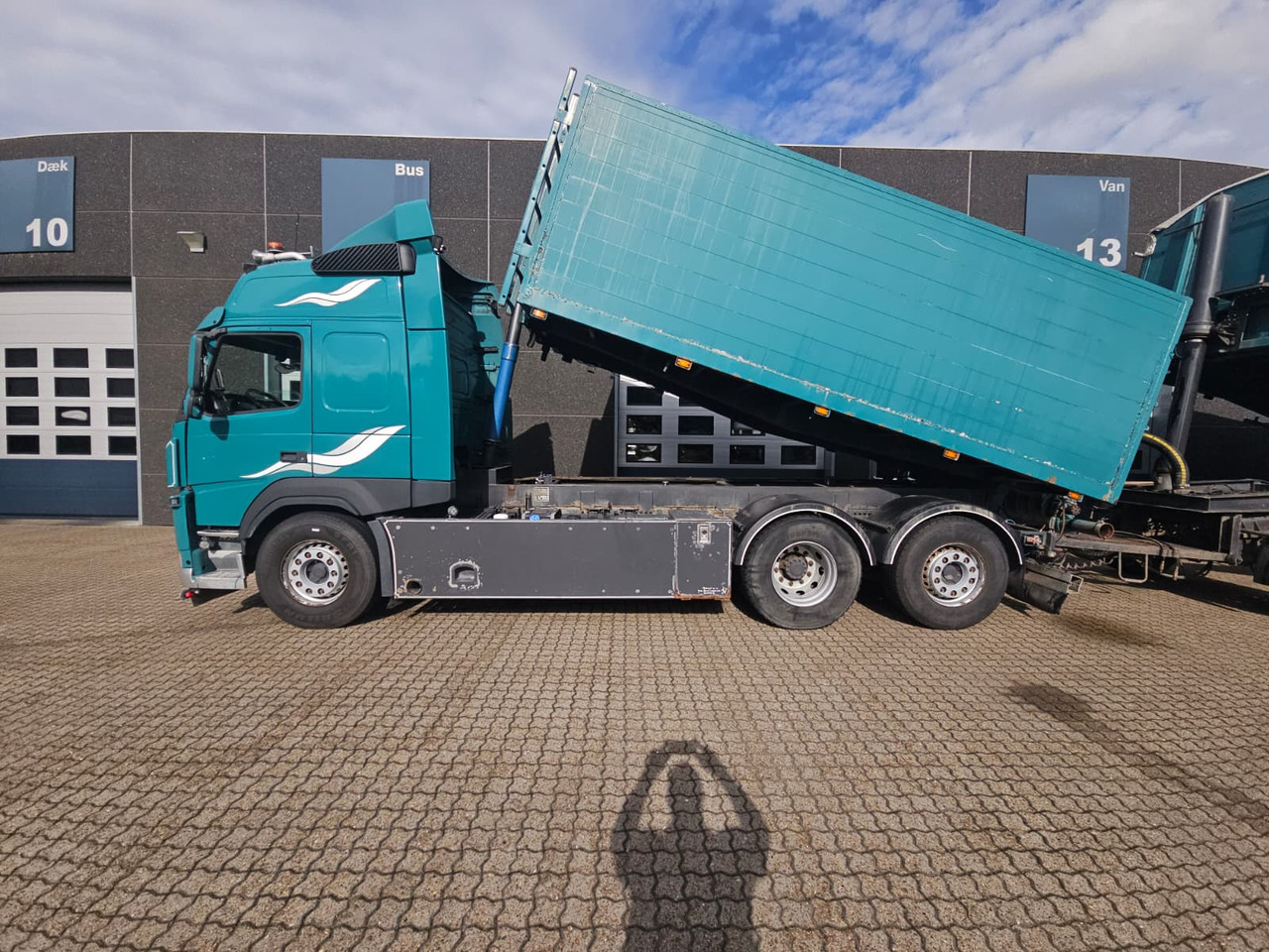 Volvo FM500 Suge-Blæse anlæg - Самосвал камион: снимка 3 Volvo FM500 Suge-Blæse anlæg - Самосвал камион: снимка 3