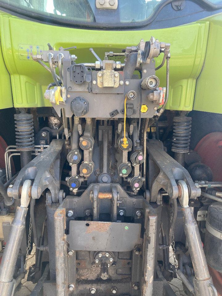 CLAAS Arion 650 CMATIC - Трактор: снимка 4 CLAAS Arion 650 CMATIC - Трактор: снимка 4