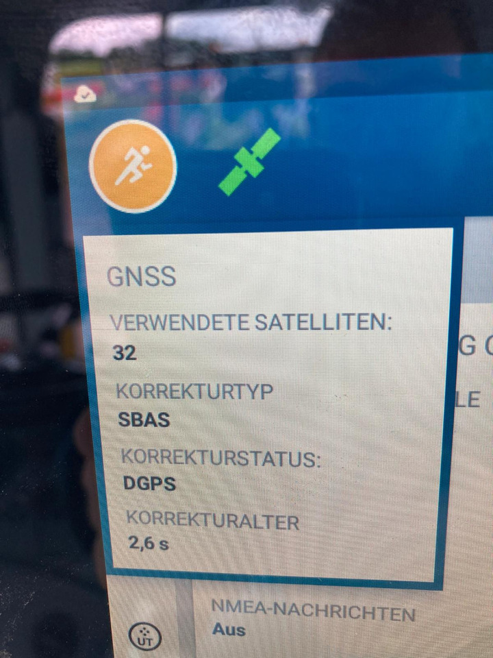 CLAAS Axion 830 CMATIC - Трактор: снимка 4 CLAAS Axion 830 CMATIC - Трактор: снимка 4