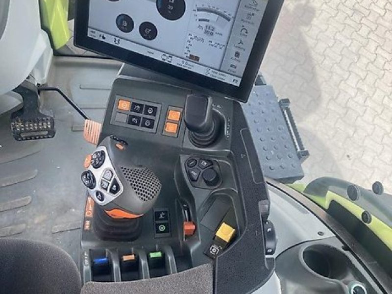 CLAAS Axion 850 CEBIS - Трактор: снимка 3 CLAAS Axion 850 CEBIS - Трактор: снимка 3
