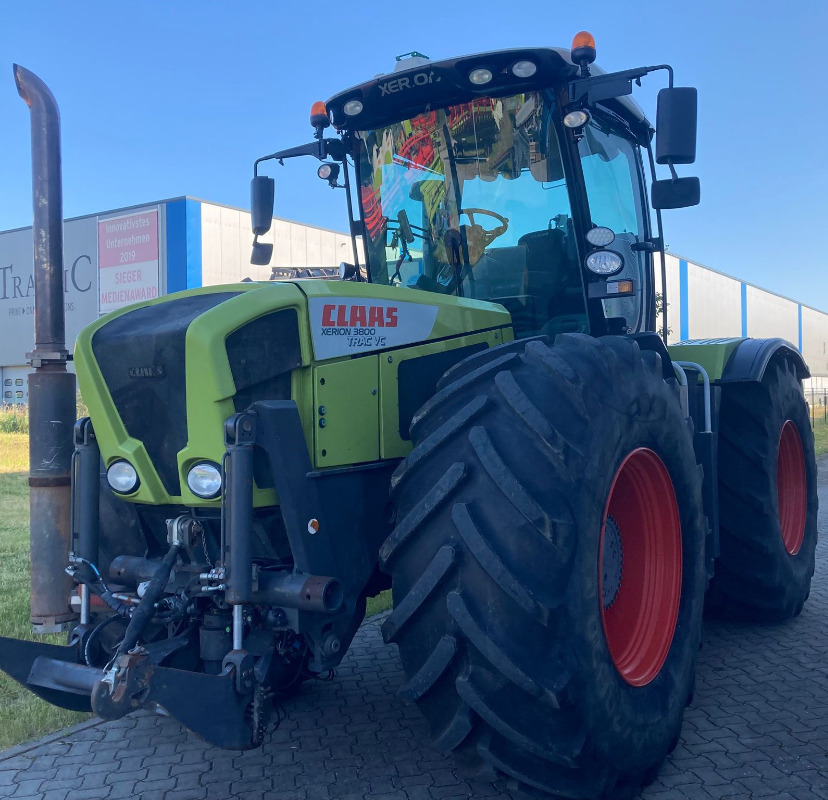 CLAAS Xerion 3800 TRAC VC - Трактор: снимка 3 CLAAS Xerion 3800 TRAC VC - Трактор: снимка 3