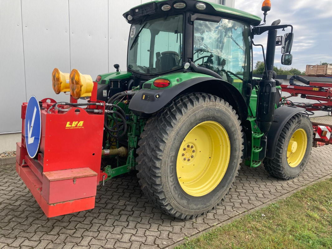 Трактор John Deere 6110R: снимка 8