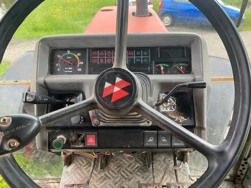 Massey Ferguson 3125 - Трактор: снимка 3 Massey Ferguson 3125 - Трактор: снимка 3