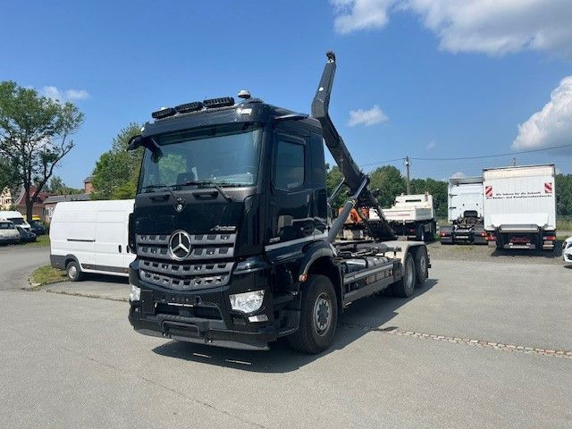 Mercedes-Benz Arocs 5 2651 HD Mit Meiller Abrollkipper - Мултилифт с кука камион: снимка 3 Mercedes-Benz Arocs 5 2651 HD Mit Meiller Abrollkipper - Мултилифт с кука камион: снимка 3