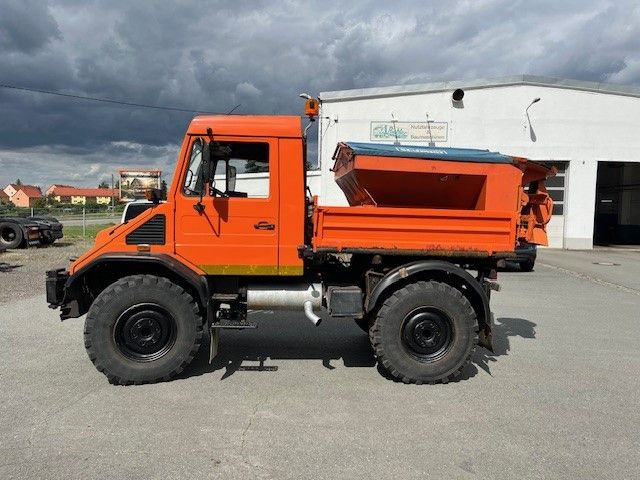 Mercedes-Benz Unimog 418/10 Winterdienst2000 - Самосвал камион: снимка 2 Mercedes-Benz Unimog 418/10 Winterdienst2000 - Самосвал камион: снимка 2