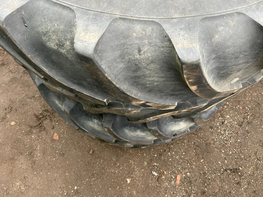 600/70R28 650/85R38 Kompletträder - Гума за Селскостопанска техника: снимка 4 600/70R28 650/85R38 Kompletträder - Гума за Селскостопанска техника: снимка 4