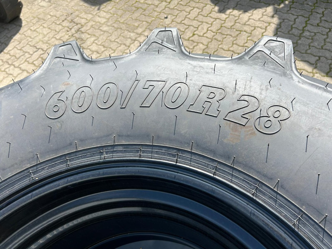 BKT 600/70R28 - 2 Stück - Гуми и джанти за Селскостопанска техника: снимка 4 BKT 600/70R28 - 2 Stück - Гуми и джанти за Селскостопанска техника: снимка 4