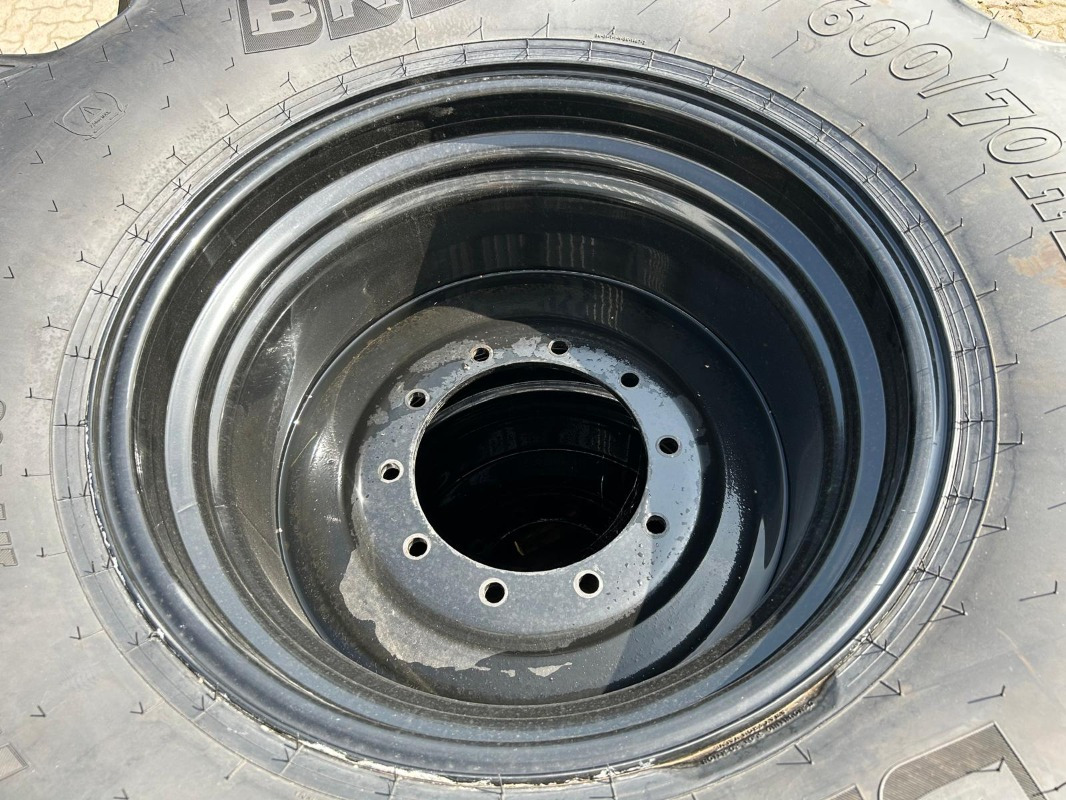BKT 600/70R28 - 2 Stück - Гуми и джанти за Селскостопанска техника: снимка 5 BKT 600/70R28 - 2 Stück - Гуми и джанти за Селскостопанска техника: снимка 5