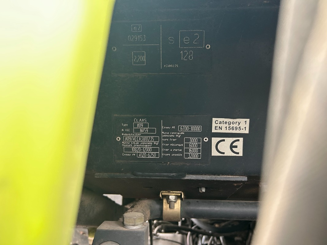 CLAAS Axion 810 - Трактор: снимка 2 CLAAS Axion 810 - Трактор: снимка 2