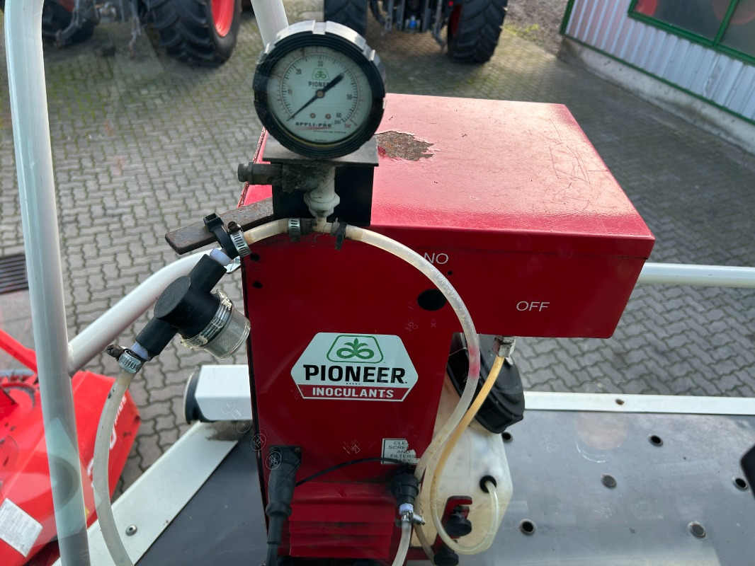 CLAAS Jaguar 890 mit Kemper 360 und PU - Комбайн: снимка 3 CLAAS Jaguar 890 mit Kemper 360 und PU - Комбайн: снимка 3