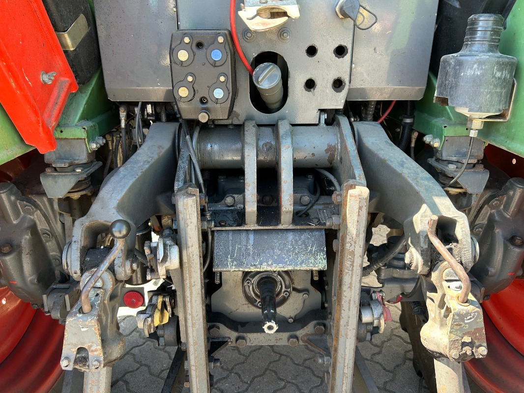 Fendt Farmer 310 - Трактор: снимка 4 Fendt Farmer 310 - Трактор: снимка 4