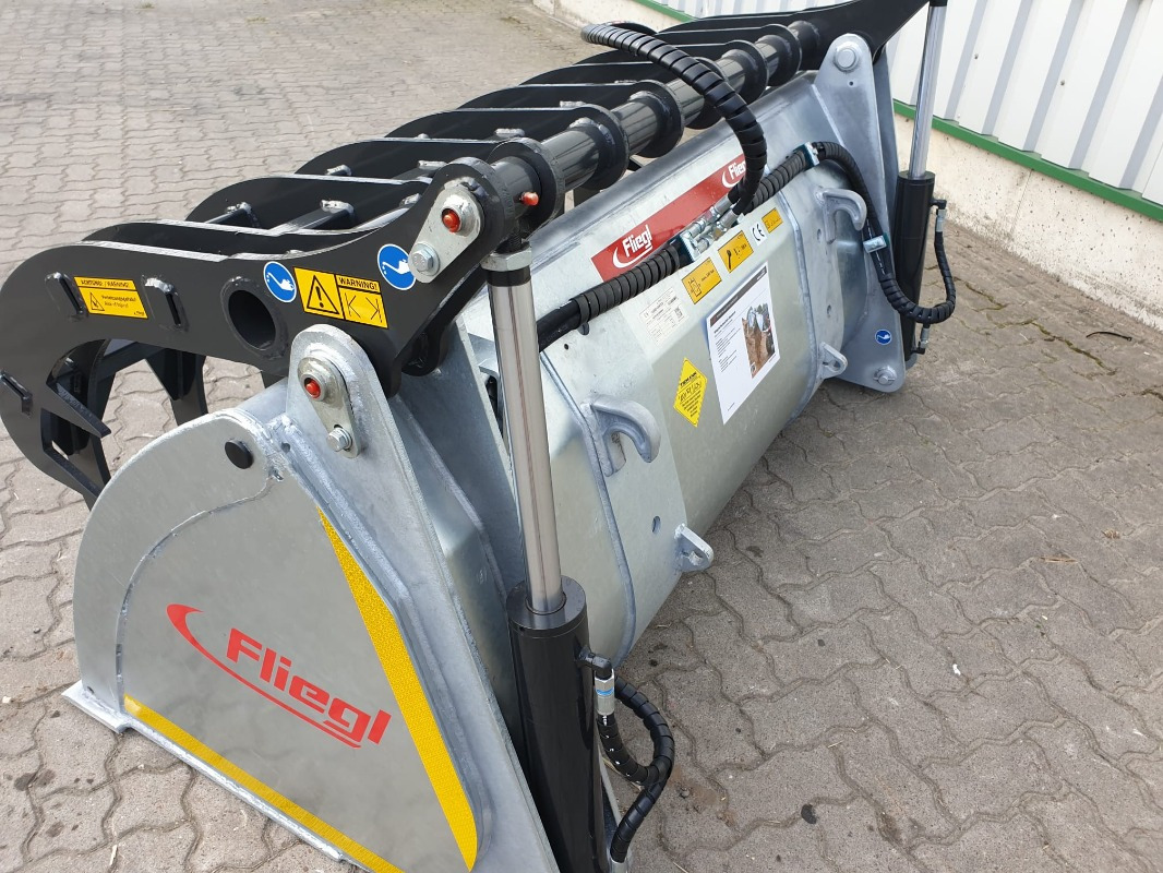 Fliegl SILOGREIFSCHAUFEL - Челен товарач за трактор: снимка 2 Fliegl SILOGREIFSCHAUFEL - Челен товарач за трактор: снимка 2