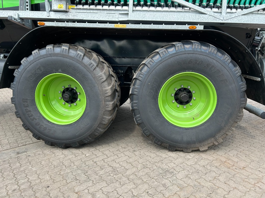 Fliegl VFW 18000 MAXX LINE PLUS - Машина за торене: снимка 3 Fliegl VFW 18000 MAXX LINE PLUS - Машина за торене: снимка 3