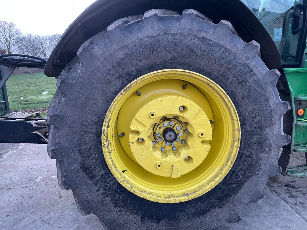 John Deere 6R 175 - Трактор: снимка 4 John Deere 6R 175 - Трактор: снимка 4