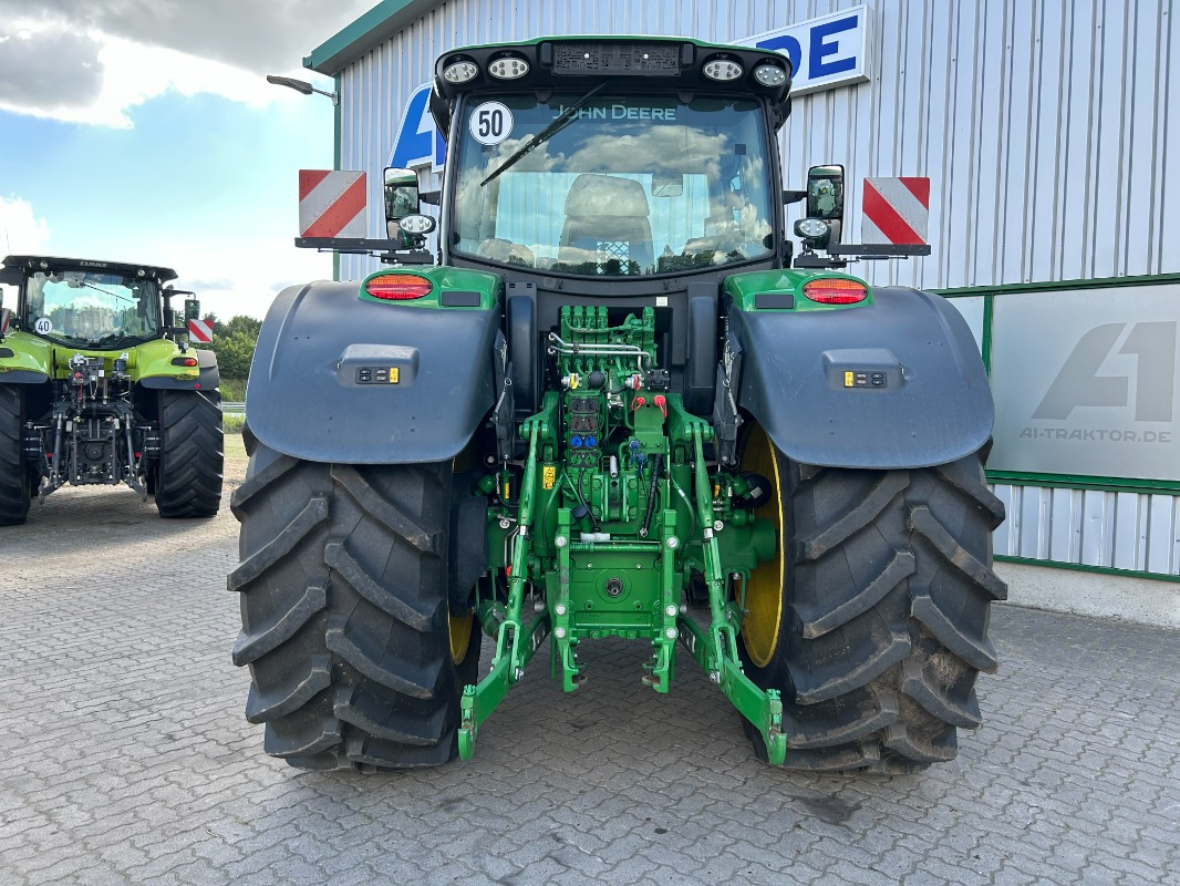 Трактор John Deere 6R 215: снимка 8