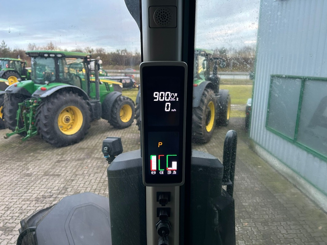 John Deere 7R 330 e23 - Трактор: снимка 3 John Deere 7R 330 e23 - Трактор: снимка 3