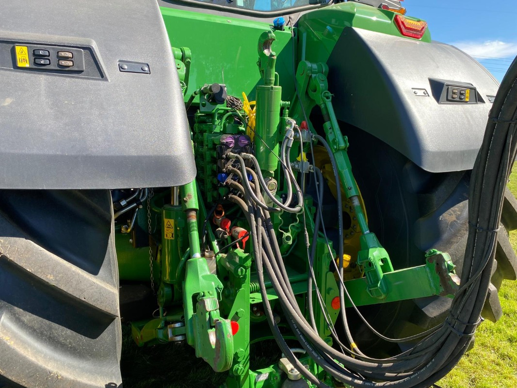 John Deere 8R 310 **Sonderfinanzierung 1,60%** - Трактор: снимка 4 John Deere 8R 310 **Sonderfinanzierung 1,60%** - Трактор: снимка 4