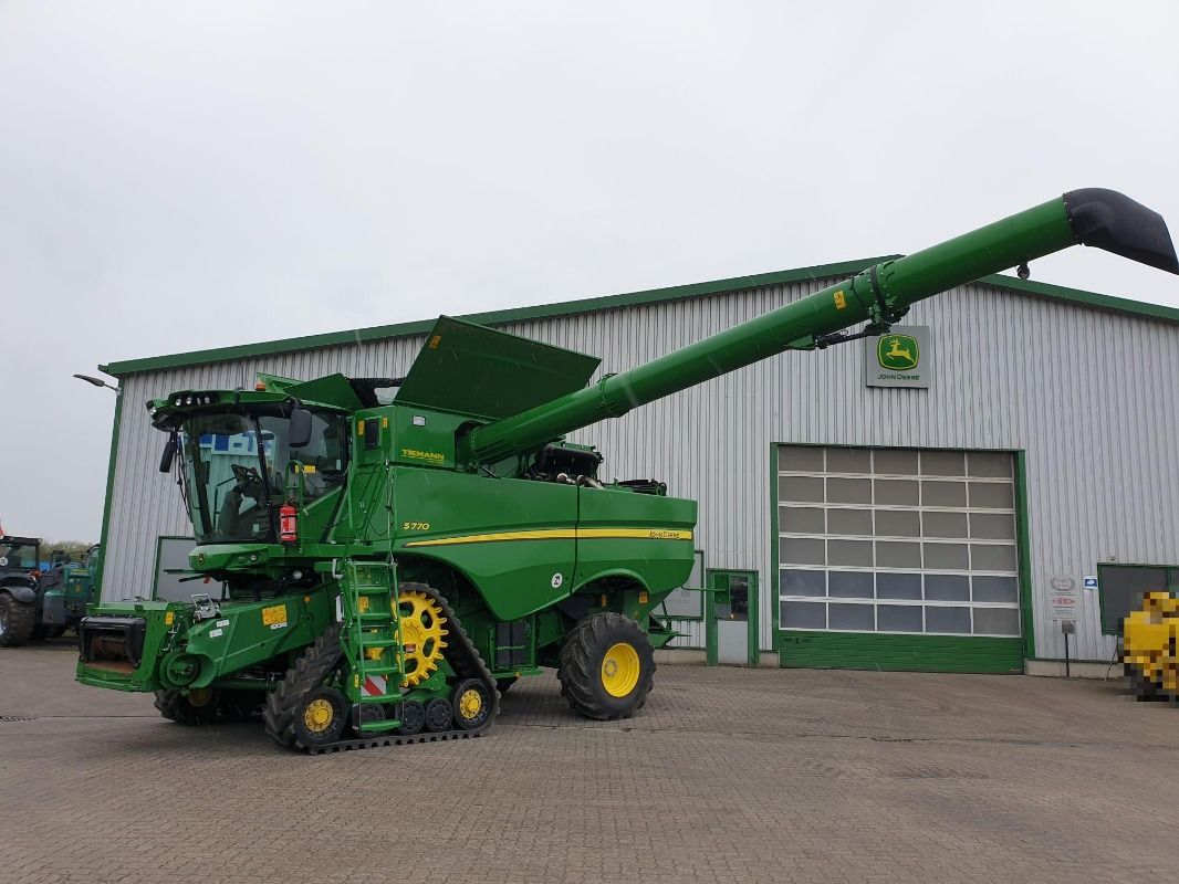 John Deere S770 - Зърнокомбайн: снимка 1 John Deere S770 - Зърнокомбайн: снимка 1