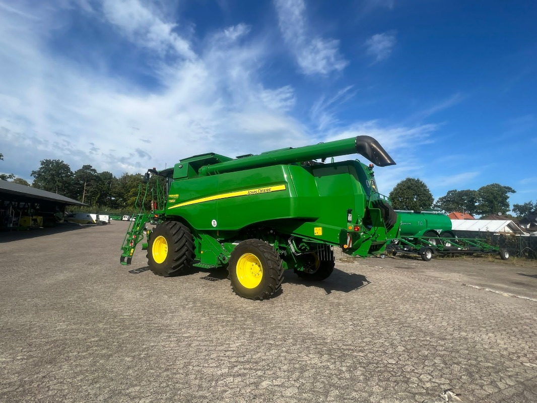 John Deere T560 - Зърнокомбайн: снимка 4 John Deere T560 - Зърнокомбайн: снимка 4