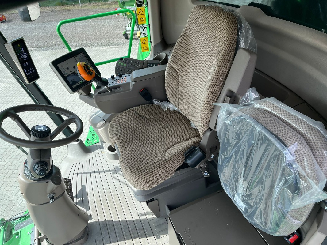 Зърнокомбайн John Deere T660: снимка 6