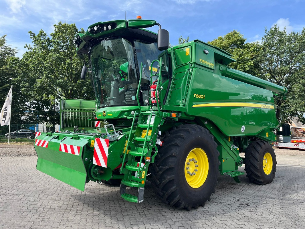 John Deere T660 - Зърнокомбайн: снимка 1 John Deere T660 - Зърнокомбайн: снимка 1