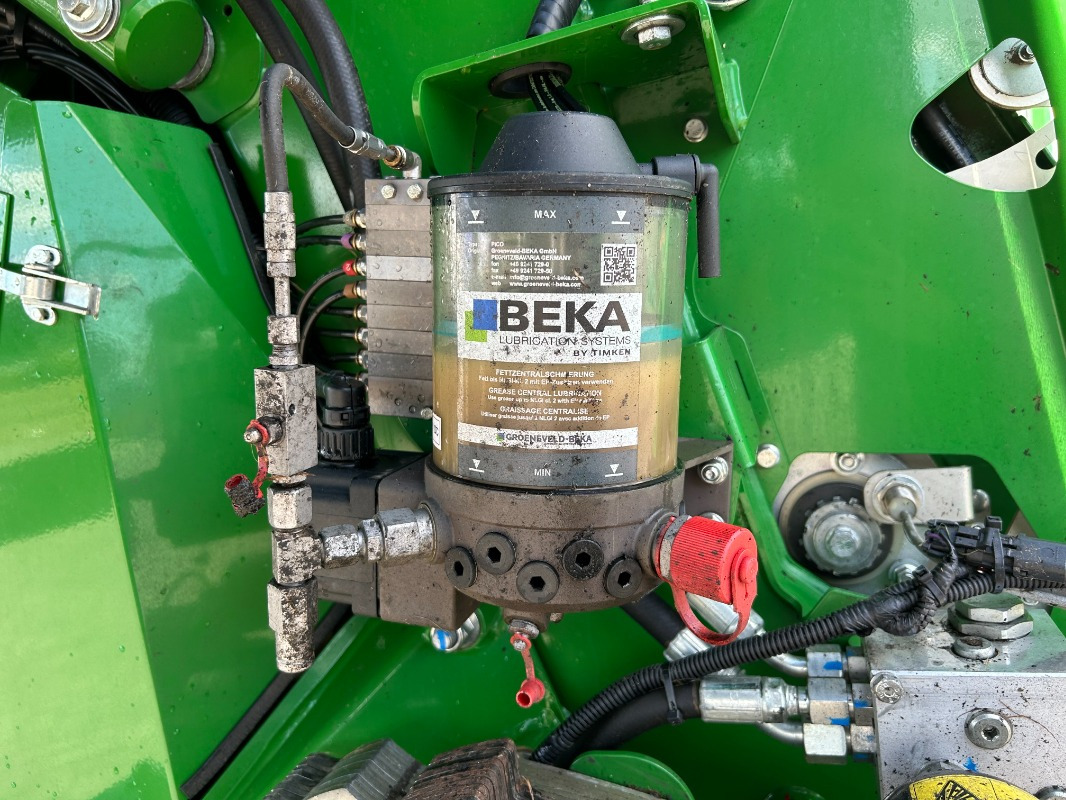 John Deere V461R - Машина за фолиране: снимка 3 John Deere V461R - Машина за фолиране: снимка 3