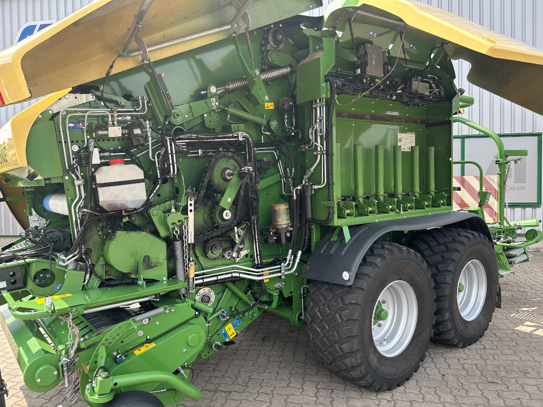 Лизинг на Krone Comprima CV 150 XC PLUS Krone Comprima CV 150 XC PLUS: снимка 12