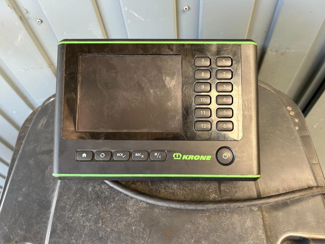 Krone GX 440 - Селскостопанско ремарке: снимка 2 Krone GX 440 - Селскостопанско ремарке: снимка 2