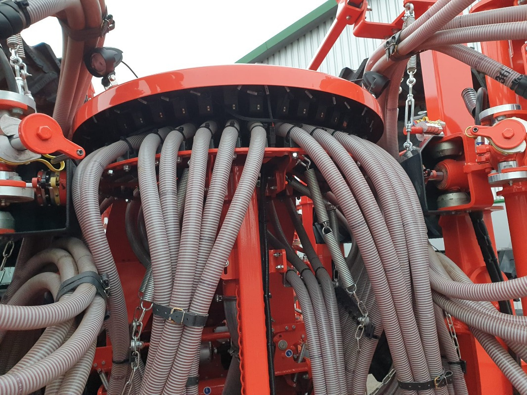 Kuhn ESPRO6000 - Сеялка: снимка 4 Kuhn ESPRO6000 - Сеялка: снимка 4