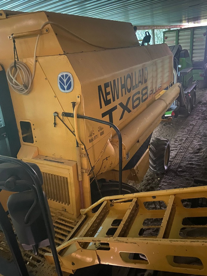 New Holland TX 68 Plus - Зърнокомбайн: снимка 5 New Holland TX 68 Plus - Зърнокомбайн: снимка 5