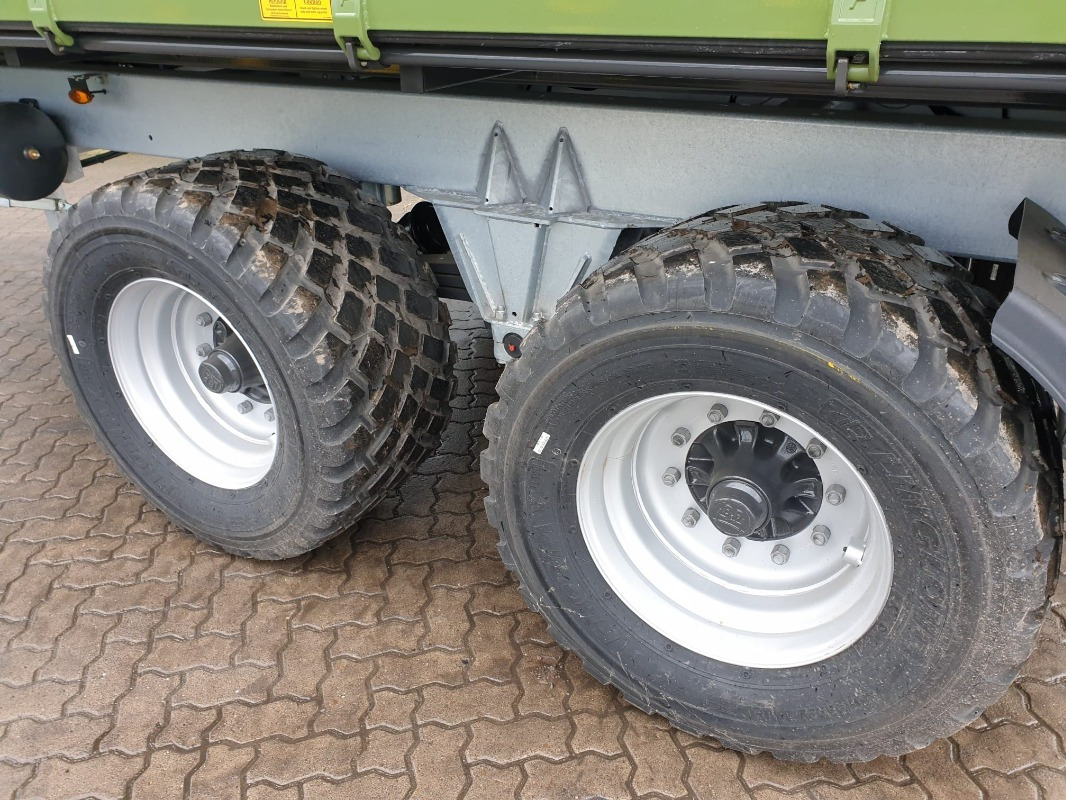 Fliegl TDK 200 FOX - Ремарке: снимка 4 Fliegl TDK 200 FOX - Ремарке: снимка 4