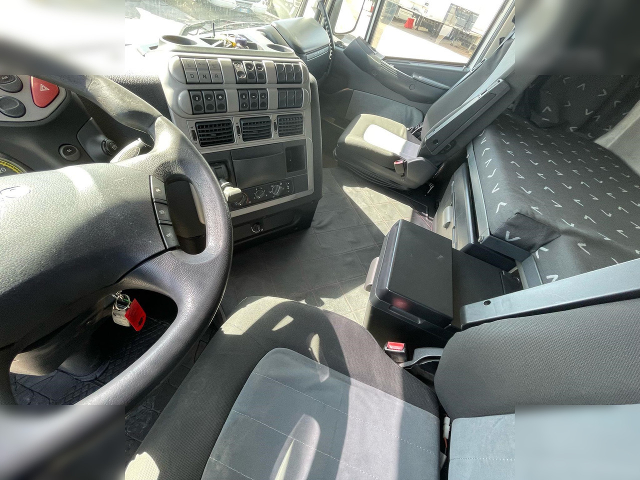 IVECO ECOSTRALIS 500 - Влекач: снимка 5 IVECO ECOSTRALIS 500 - Влекач: снимка 5