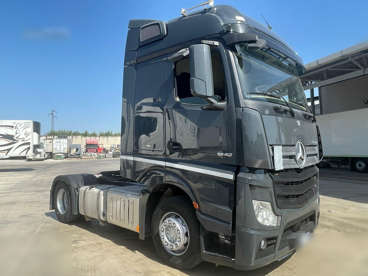 MERCEDES-BENZ ACTROS 1848 - Влекач: снимка 2 MERCEDES-BENZ ACTROS 1848 - Влекач: снимка 2