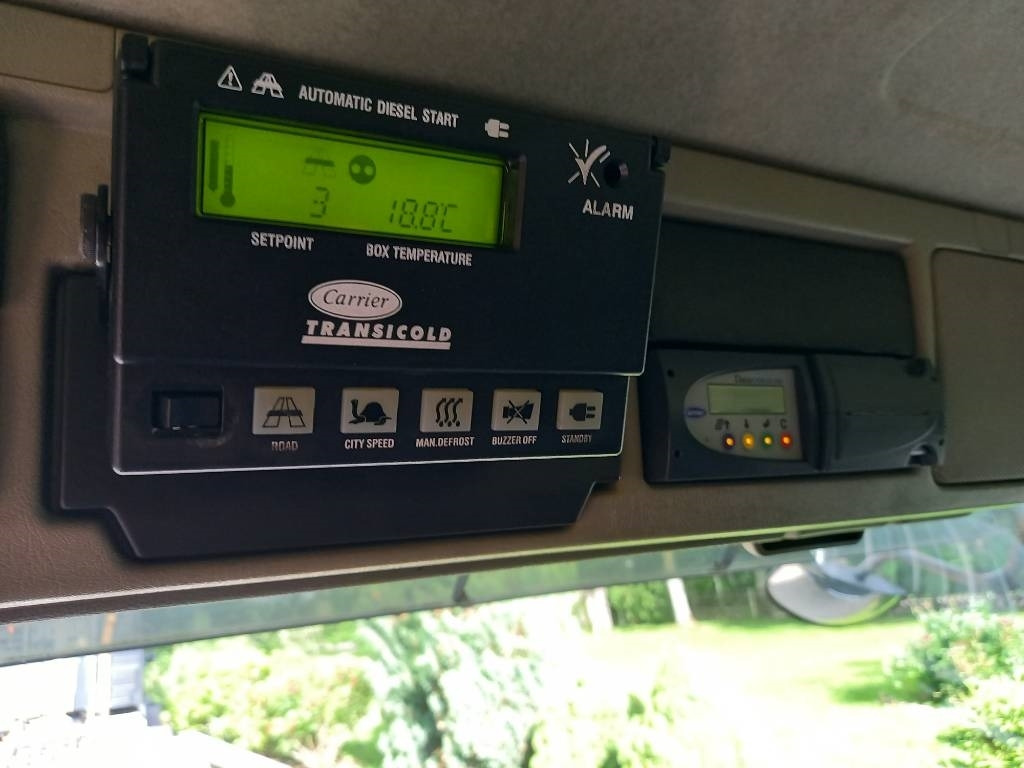Рефрижератор камион Volvo FM 330, 6x2, CARRIER SUPRA 950 U: снимка 46