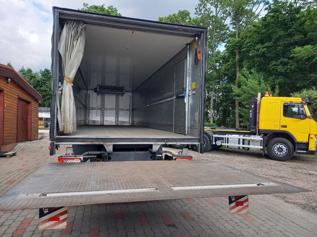 Рефрижератор камион Volvo FM 330, 6x2, CARRIER SUPRA 950 U: снимка 31