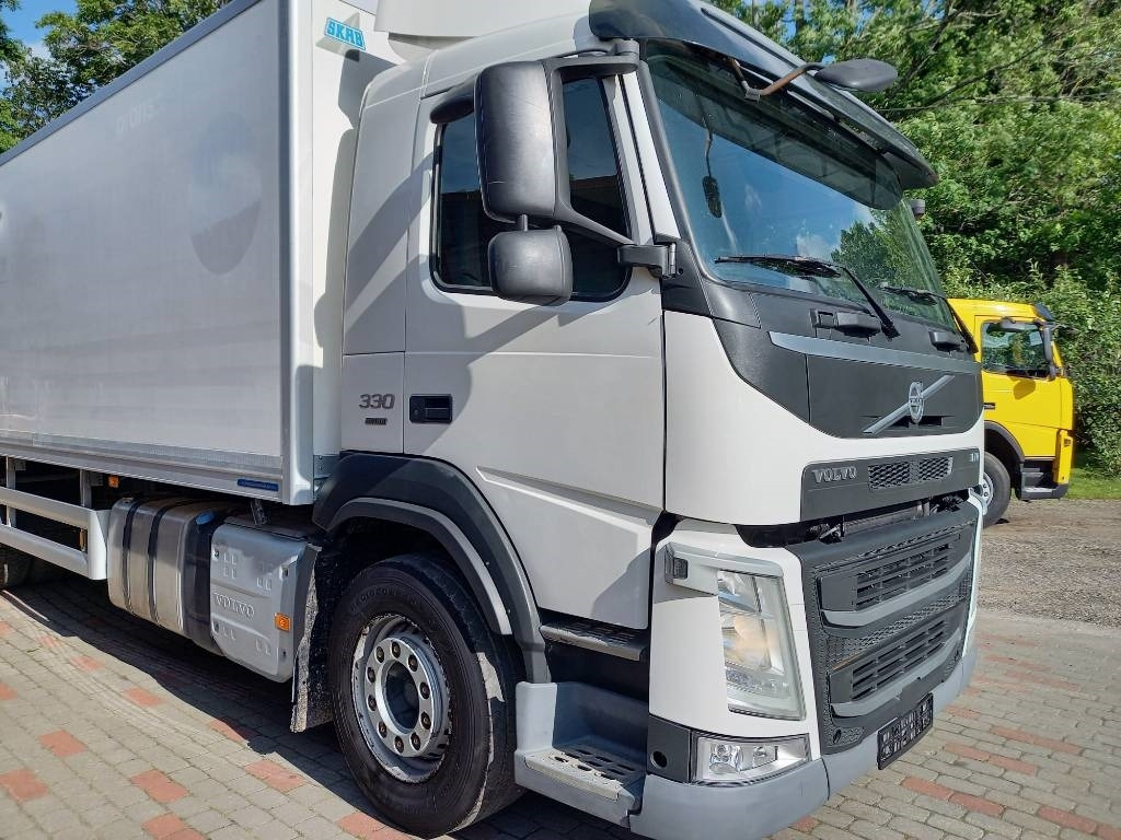 Рефрижератор камион Volvo FM 330, 6x2, CARRIER SUPRA 950 U: снимка 10