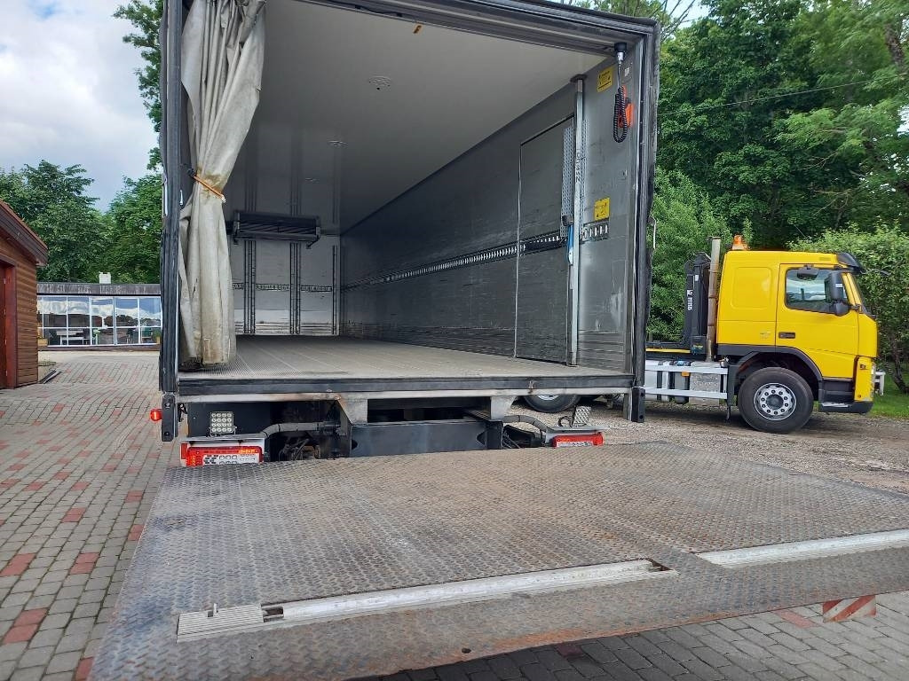 Рефрижератор камион Volvo FM 330, 6x2, CARRIER SUPRA 950 U: снимка 30