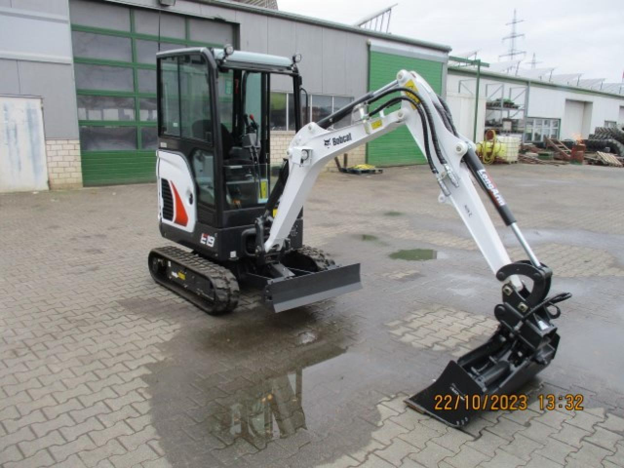 Bobcat E19 V - Мини багер: снимка 3 Bobcat E19 V - Мини багер: снимка 3