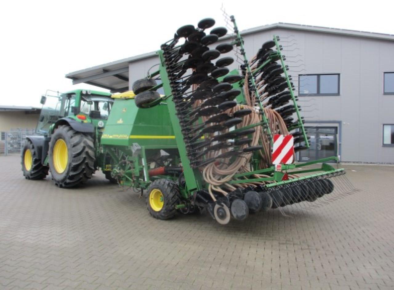 John Deere 740 A Isobus - Сеялка: снимка 2 John Deere 740 A Isobus - Сеялка: снимка 2