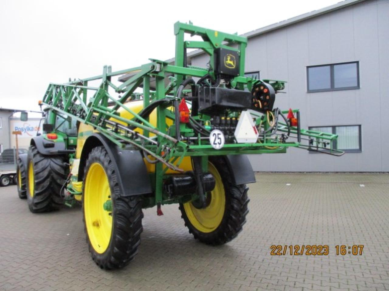 John Deere 740 - Прикачна пръскачка: снимка 3 John Deere 740 - Прикачна пръскачка: снимка 3