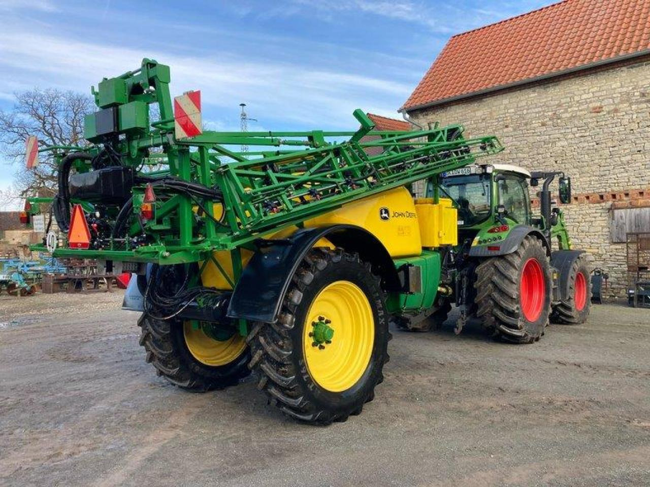 John Deere M740I - Прикачна пръскачка: снимка 2 John Deere M740I - Прикачна пръскачка: снимка 2