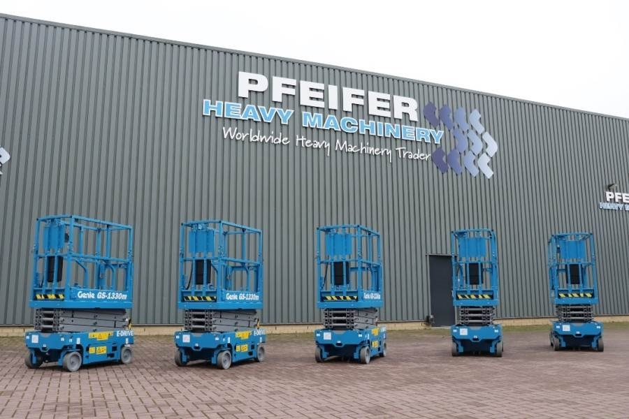 Genie GS1330M All-Electric DC Drive, 5.9m Working Height - Ножична работна платформа: снимка 1 Genie GS1330M All-Electric DC Drive, 5.9m Working Height - Ножична работна платформа: снимка 1