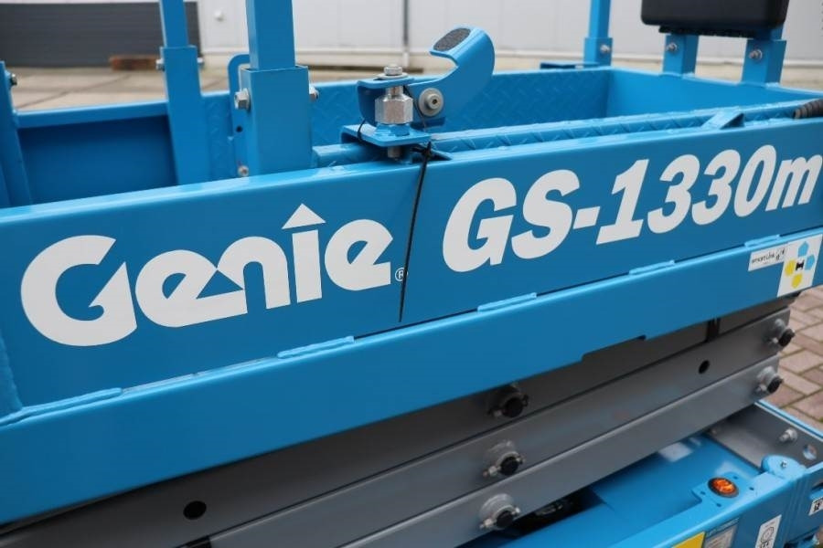 Ножична работна платформа Genie GS1330M All-Electric DC Drive, 5.9m Working Height: снимка 8