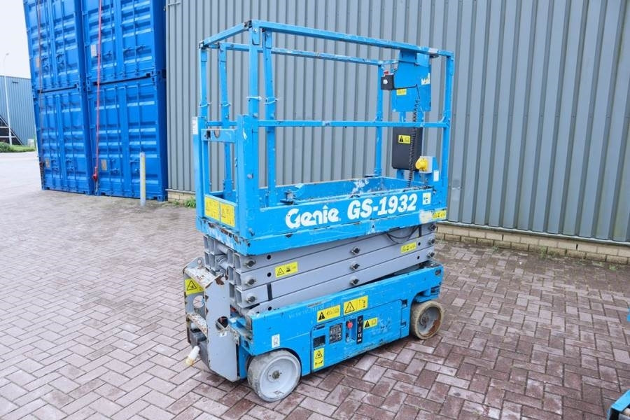 Genie GS1932 Electric, Working Height 7.8 m, 227kg Capac - Ножична работна платформа: снимка 2 Genie GS1932 Electric, Working Height 7.8 m, 227kg Capac - Ножична работна платформа: снимка 2