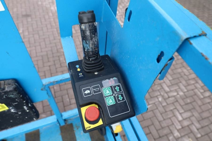 Genie GS2646 Electric, Working Height 9.80m, Capacity 45 - Ножична работна платформа: снимка 5 Genie GS2646 Electric, Working Height 9.80m, Capacity 45 - Ножична работна платформа: снимка 5