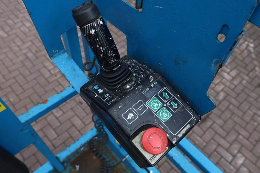 Genie GS2646 Electric, Working Height 9.80m, Capacity 45 - Ножична работна платформа: снимка 5 Genie GS2646 Electric, Working Height 9.80m, Capacity 45 - Ножична работна платформа: снимка 5