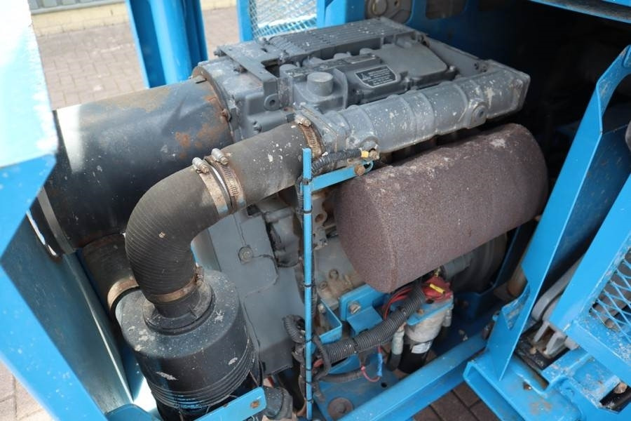 Genie GS4390 Diesel, 4x4 Drive, 15.11m Working Height 68 - Ножична работна платформа: снимка 2 Genie GS4390 Diesel, 4x4 Drive, 15.11m Working Height 68 - Ножична работна платформа: снимка 2