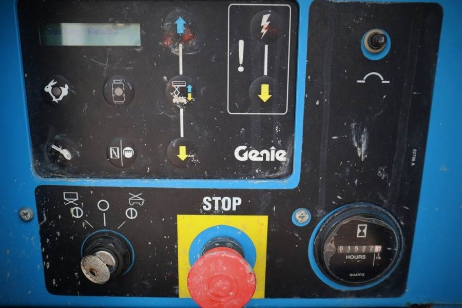 Genie GS4390 Diesel, 4x4 Drive, 15.11m Working Height 68 - Ножична работна платформа: снимка 3 Genie GS4390 Diesel, 4x4 Drive, 15.11m Working Height 68 - Ножична работна платформа: снимка 3