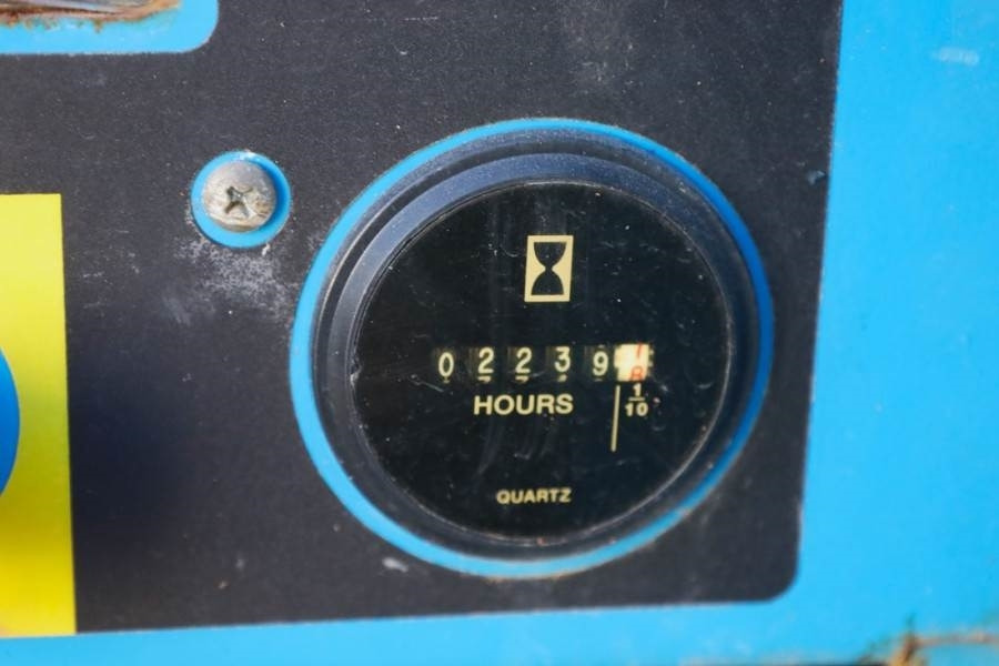 Genie GS4390 Diesel, 4x4 Drive, 15m Working Height, 680k - Ножична работна платформа: снимка 5 Genie GS4390 Diesel, 4x4 Drive, 15m Working Height, 680k - Ножична работна платформа: снимка 5