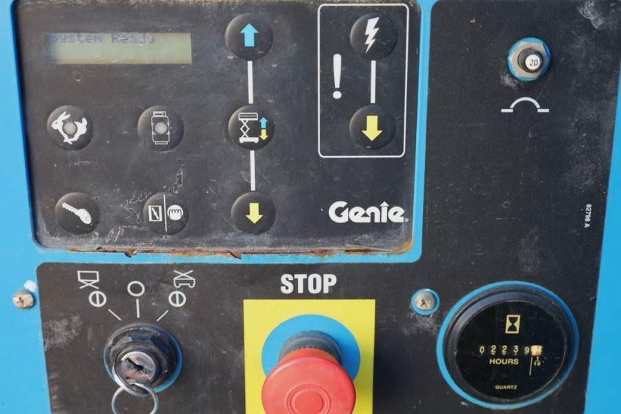 Genie GS4390 Diesel, 4x4 Drive, 15m Working Height, 680k - Ножична работна платформа: снимка 4 Genie GS4390 Diesel, 4x4 Drive, 15m Working Height, 680k - Ножична работна платформа: снимка 4